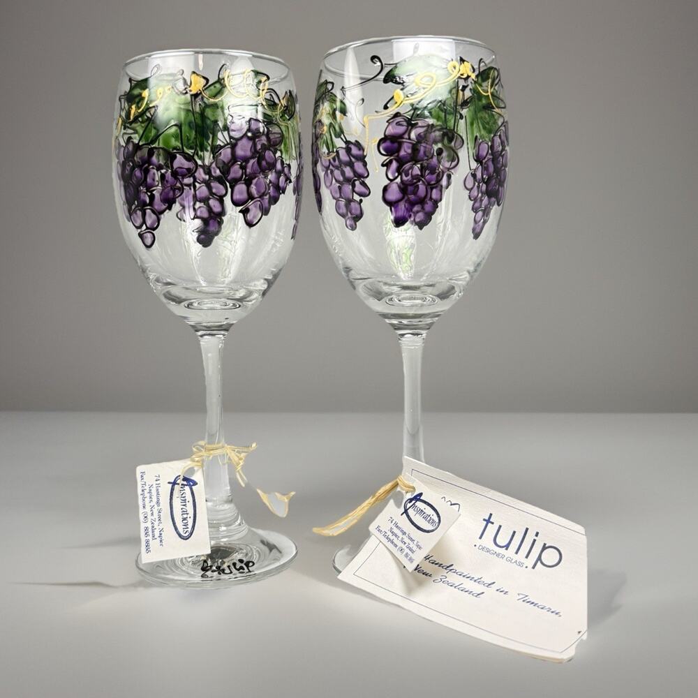Pair VTG Hand Painted Wine Glasses Grapes Signed Tulip Glass New Zealand NEW